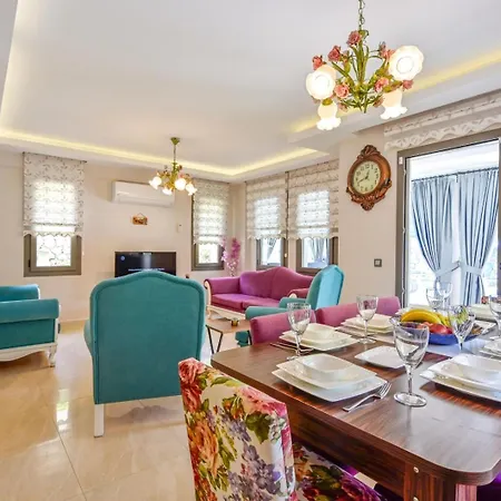Lorenzo- 4 Bedroom In Hisaronu Вилла