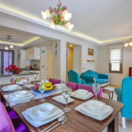 Вилла Lorenzo- 4 Bedroom In Hisaronu