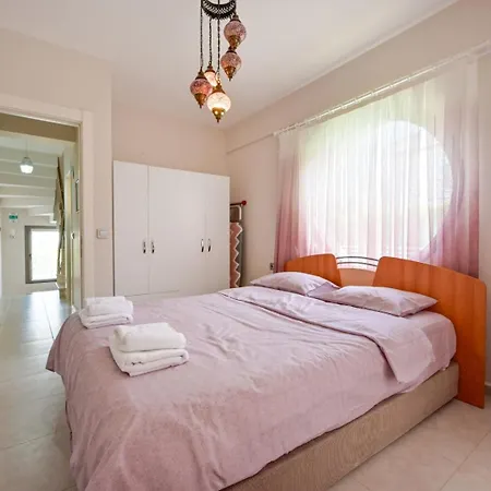 Вилла Lorenzo- 4 Bedroom In Hisaronu