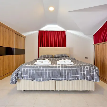 Lorenzo- 4 Bedroom In Hisaronu Вилла Фетхие