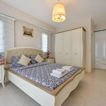 Lorenzo- 4 Bedroom In Hisaronu Фетхие