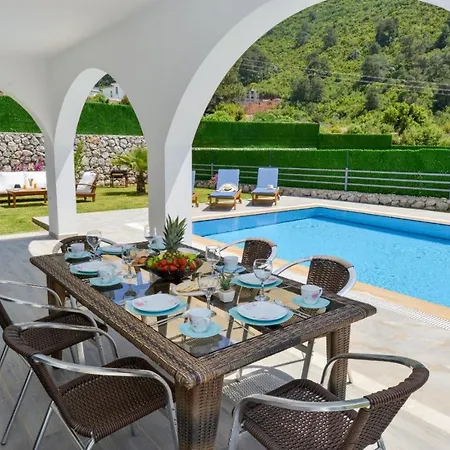 Lorenzo- 4 Bedroom Holiday Villa In Hisaronu * Fethiye