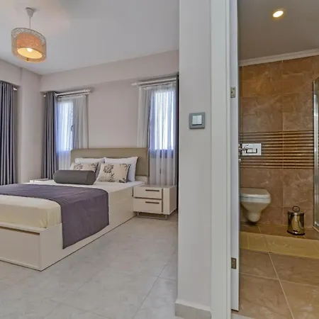 Lorenzo- 4 Bedroom Holiday Villa In Hisaronu
