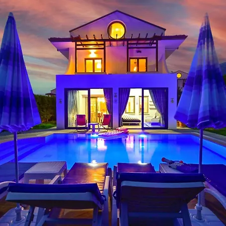 Lorenzo- 4 Bedroom Holiday Villa In Hisaronu * Fethiye