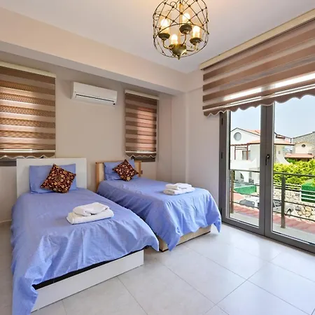 Lorenzo- 4 Bedroom Holiday Villa In Hisaronu *