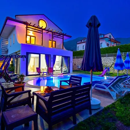 Lorenzo- 4 Bedroom Holiday Villa In Hisaronu