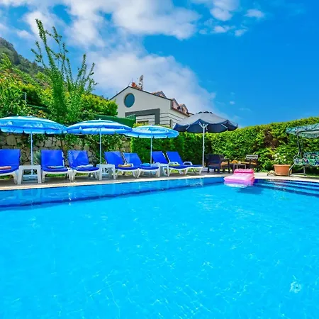 Villa Lorenzo- 4 Bedroom Holiday Villa In Hisaronu *