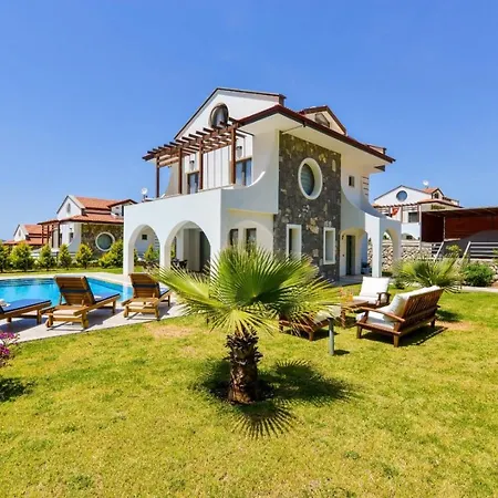 Lorenzo- 4 Bedroom Holiday Villa In Hisaronu Fethiye