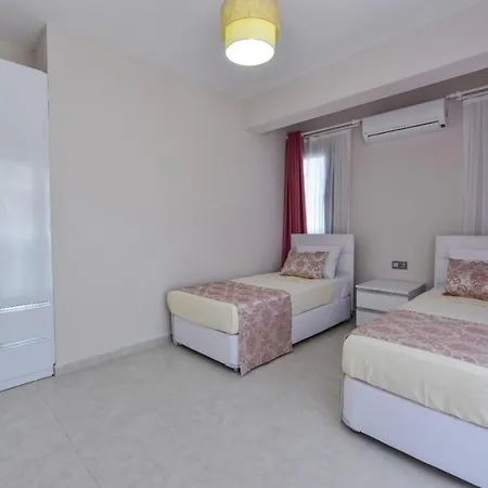 Lorenzo- 4 Bedroom Holiday Villa In Hisaronu