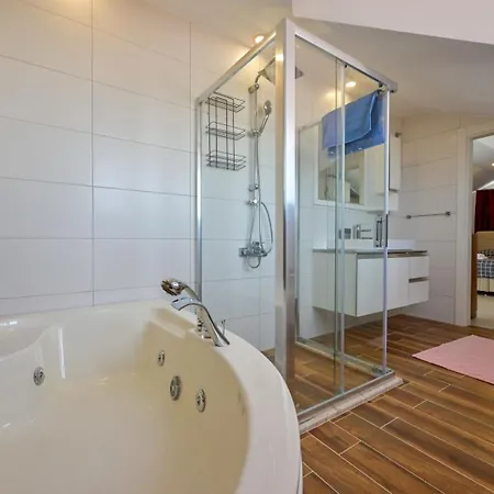 Lorenzo- 4 Bedroom Holiday Villa In Hisaronu * Fethiye