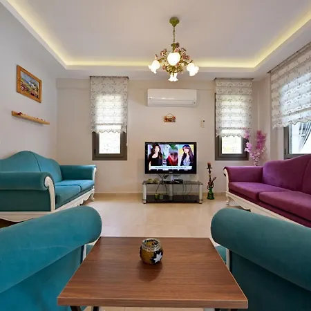 Lorenzo- 4 Bedroom Holiday Villa In Hisaronu *