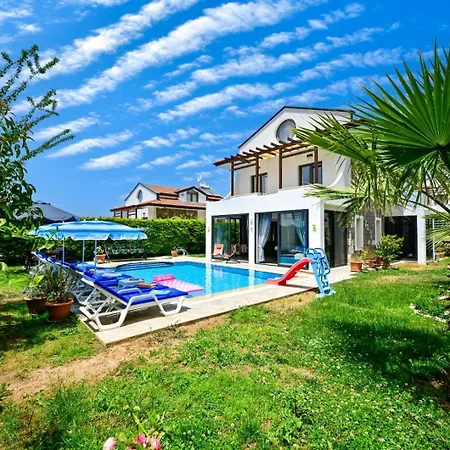 Lorenzo- 4 Bedroom Holiday Villa In Hisaronu *